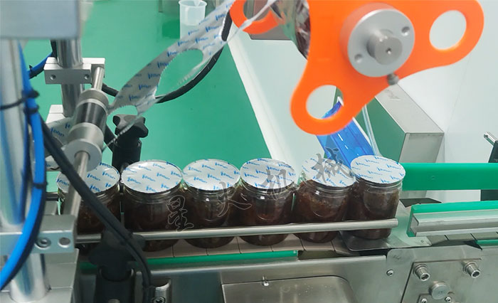 塑料杯自動封口機設(shè)備展示